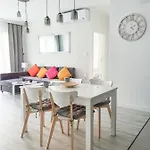 Capital - Towarowa Apartment