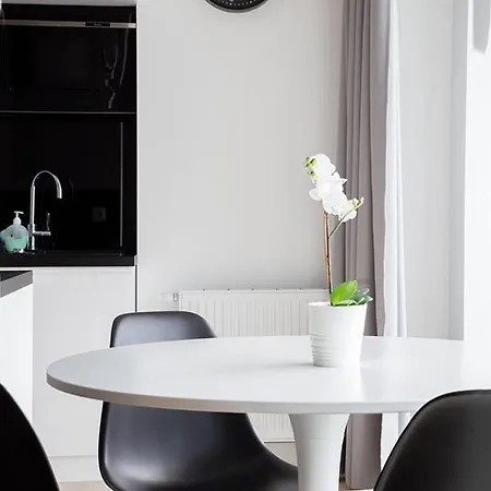 Capital - Towarowa Lägenhet