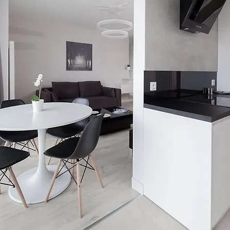 Capital - Towarowa Lägenhet *