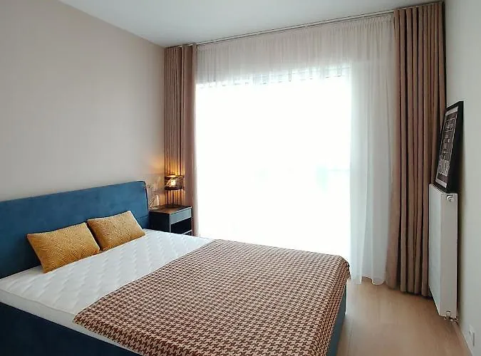 Capital - Towarowa * بوزنان