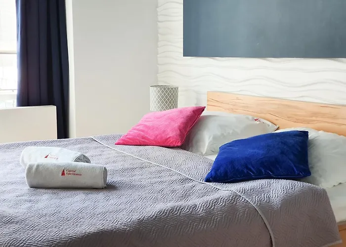 Capital - Towarowa بوزنان