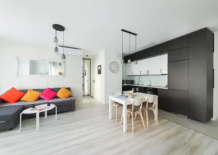 Capital - Towarowa *