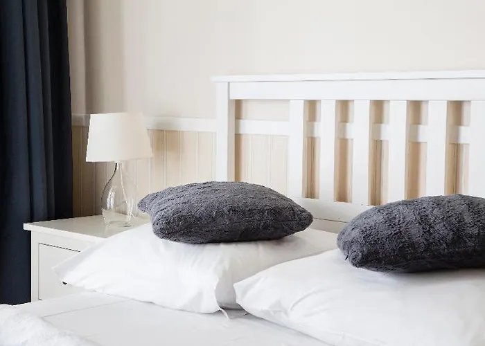 Capital - Towarowa * بوزنان