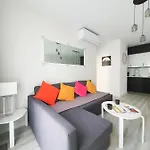 Capital - Towarowa Apartment *