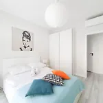 Capital - Towarowa Apartment