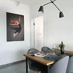 Capital - Towarowa Apartment *