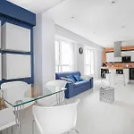 Capital - Towarowa Apartment *