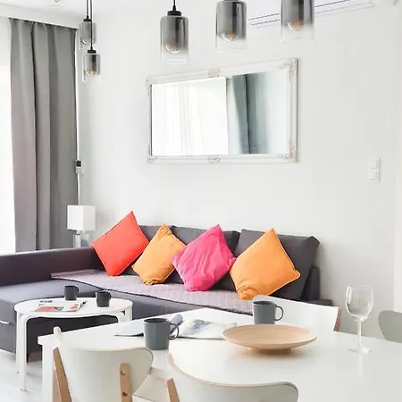 Capital - Towarowa Apartman