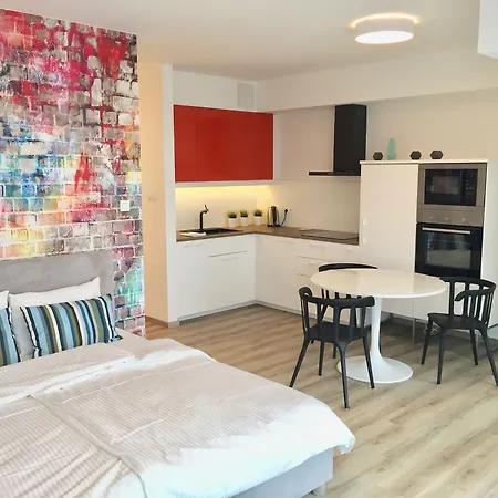 Capital - Towarowa * 포즈난