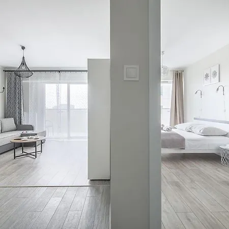 Capital - Towarowa * 포즈난