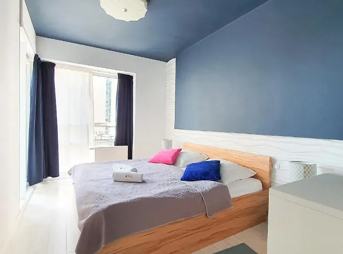 Capital - Towarowa *