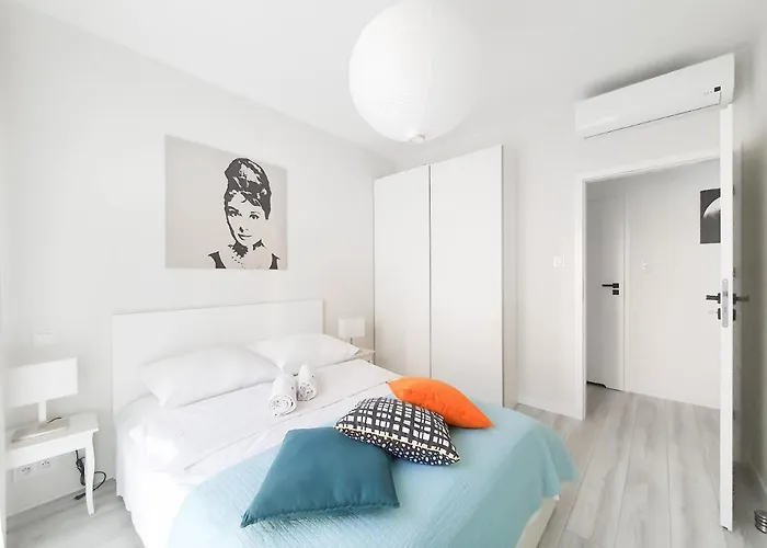 Capital - Towarowa Apartamento